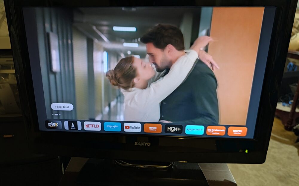 Sanyo 26" LCD TV, 720p - DP26670
